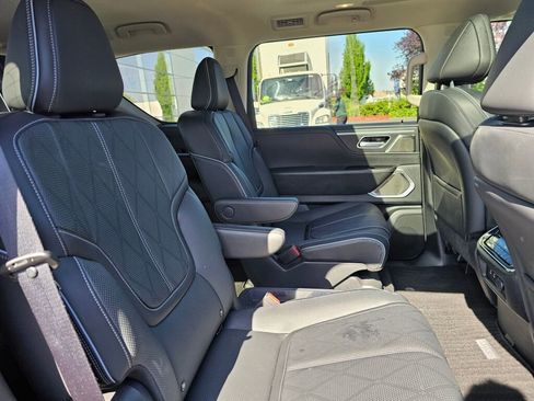 Used 2025 INFINITI QX80 Sensory w/ Premium Cargo Package AWD/4WD image 15