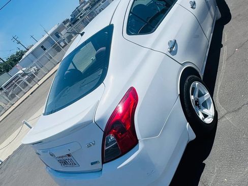 Used 2016 Nissan Versa SV FWD image 8