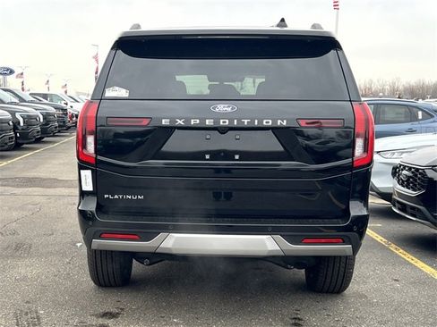 New 2026 Ford Expedition Platinum w/ Driver's Package image 8