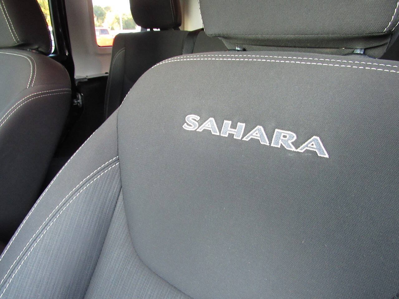 Used 2018 Jeep Wrangler Unlimited Sahara AWD/4WD image 21