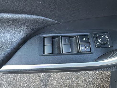 Used 2025 Toyota RAV4 LE AWD/4WD image 11