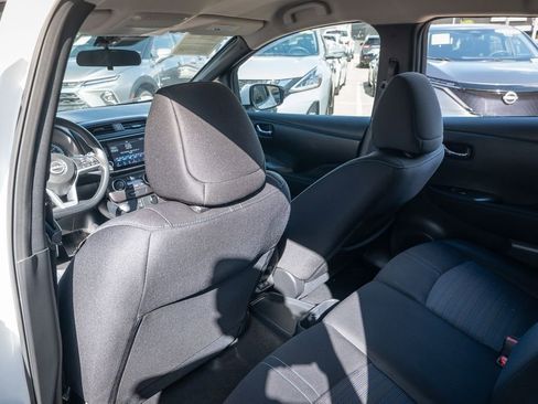 Used 2024 Nissan Leaf S image 29