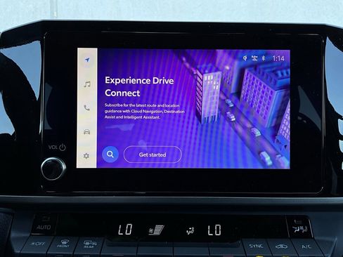 Used 2025 Toyota Camry SE image 29