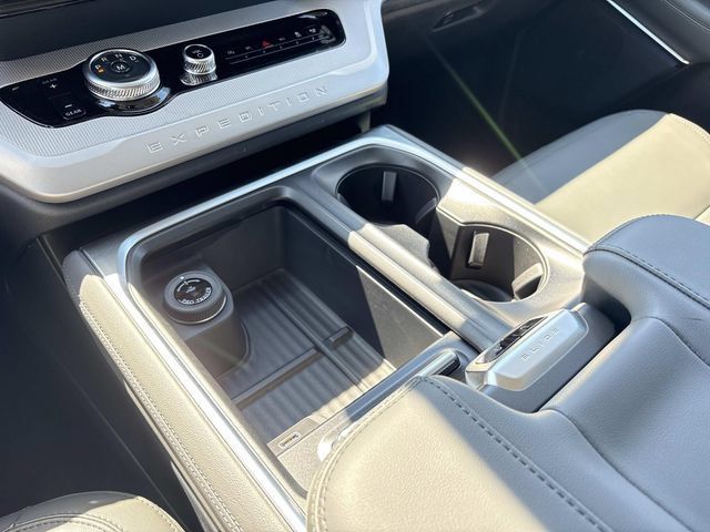 New 2026 Ford Expedition Active RWD image 30