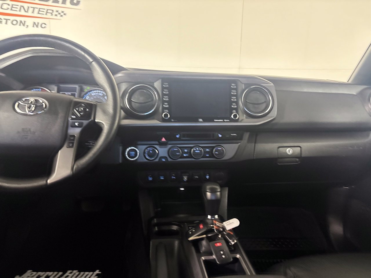 Used 2021 Toyota Tacoma TRD Off-Road w/ TRD Premium Off Road Package AWD/4WD image 26