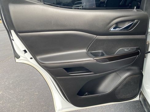 Used 2023 GMC Acadia AT4 w/ Technology Package image 30