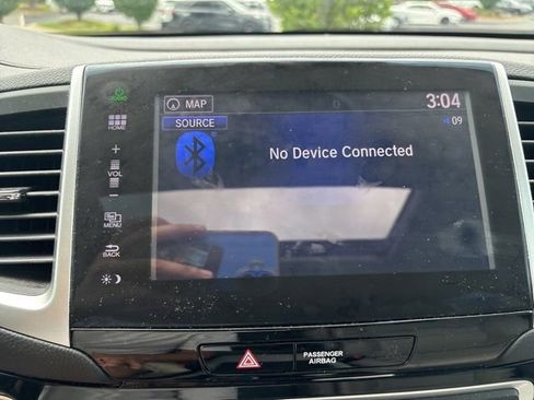 Used 2016 Honda Pilot Touring image 21