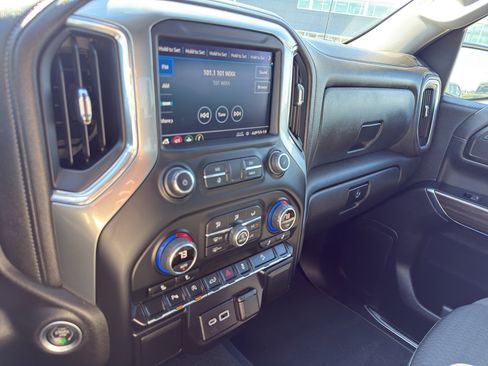 Used 2022 Chevrolet Silverado 1500 RST AWD/4WD image 23