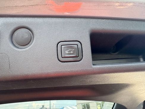 Used 2023 Chevrolet Equinox LT FWD image 10