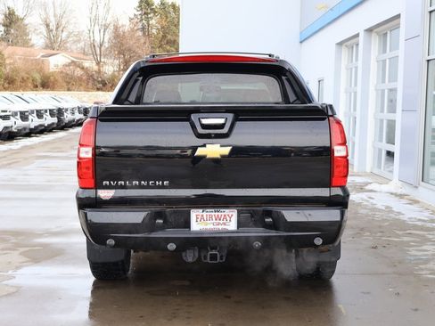 Used 2012 Chevrolet Avalanche LTZ image 9