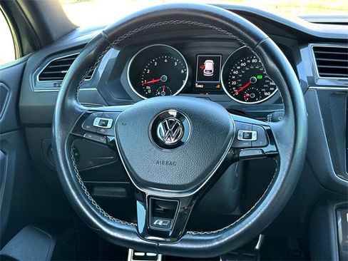 Certified 2020 Volkswagen Tiguan SE image 29