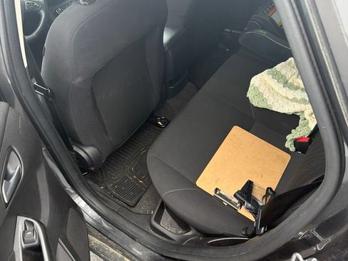Used 2018 Ford Focus SE w/ Cold Weather Package FWD image 15