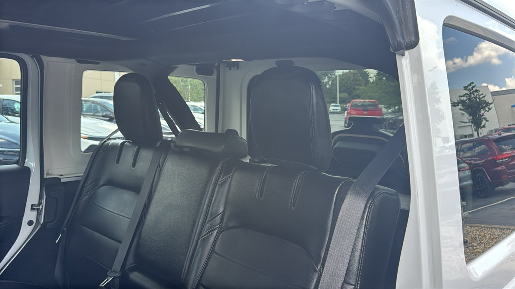 Used 2022 Jeep Wrangler Unlimited Sahara AWD/4WD image 22