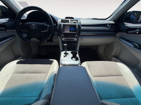 Used 2012 Toyota Camry XLE w/ Leather Pkg FWD image 11