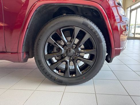 Used 2018 Jeep Grand Cherokee Altitude AWD/4WD image 66