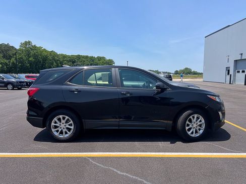 Used 2021 Chevrolet Equinox LS w/ LPO, Blackout Package FWD image 5