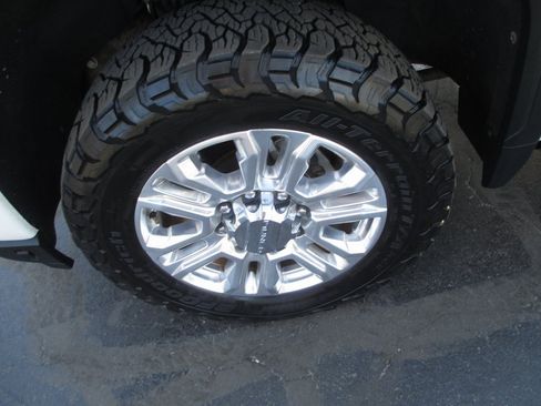 Used 2022 GMC Sierra 2500 Denali image 13