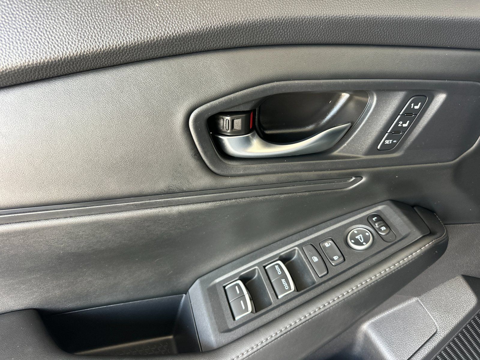Used 2025 Honda Accord Sport image 10