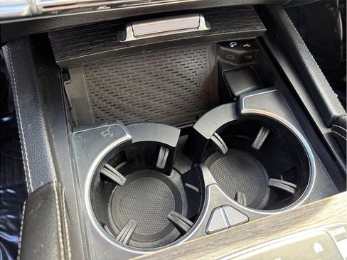 Used 2021 Mercedes-Benz GLE 350 GLE 350 4MATIC Sport Utility 4 w/ Premium Package image 37