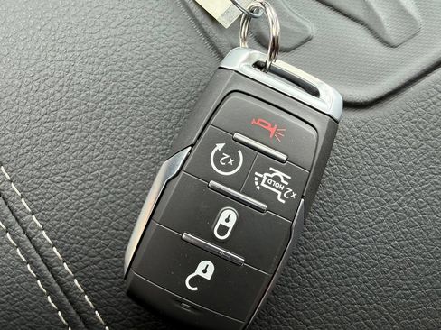New 2026 RAM 1500 Laramie AWD/4WD image 30