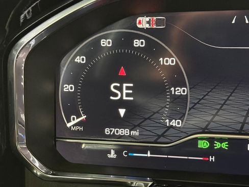 Used 2024 GMC Sierra 1500 SLE image 16