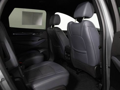 Used 2024 Buick Enclave Premium image 37