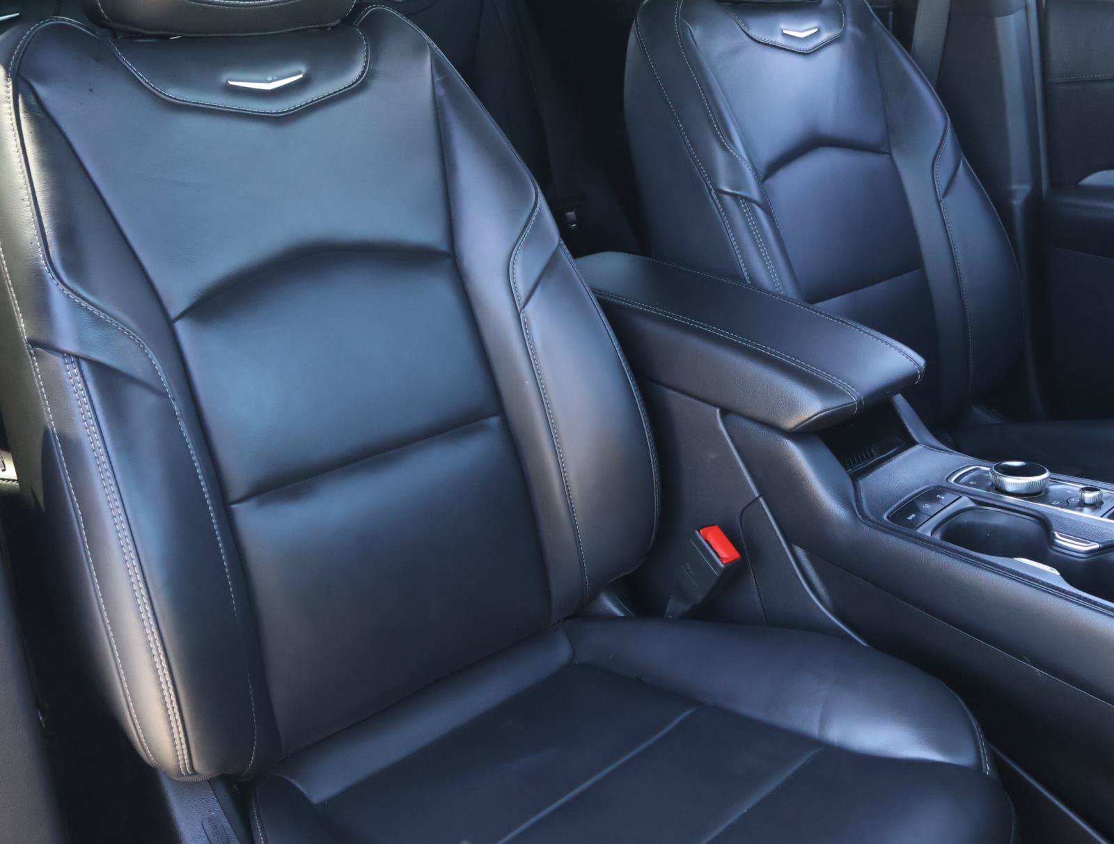 Used 2025 Cadillac XT4 Premium Luxury w/ Technology Package FWD image 22