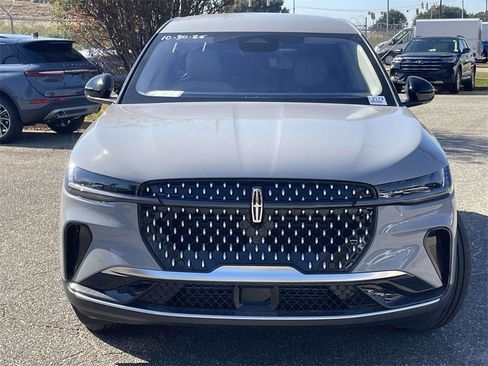 New 2026 Lincoln Nautilus Premier image 8