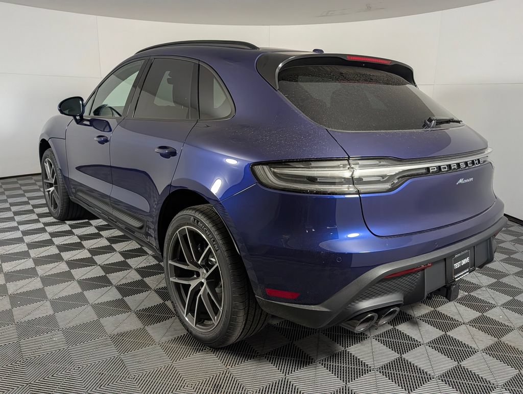 Certified 2026 Porsche Macan AWD/4WD image 3