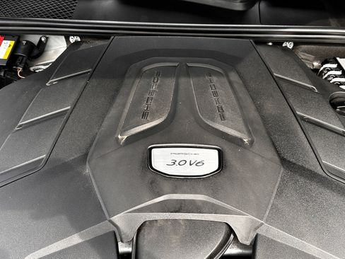 Used 2019 Porsche Cayenne image 33