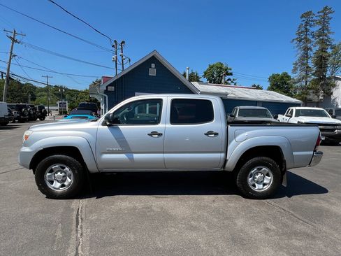 Used 2013 Toyota Tacoma 4x4 Double Cab w/ SR5 Pkg image 3