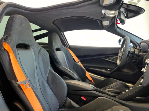Used 2018 McLaren 720S Performance RWD image 24