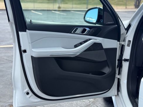 Used 2023 BMW X5 xDrive40i w/ M Sport Package image 9