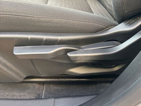 Used 2025 Chevrolet Equinox LT image 23