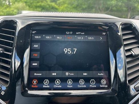Certified 2019 Jeep Cherokee Limited AWD/4WD image 17