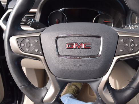 Used 2021 GMC Acadia Denali w/ Denali Ultimate Package image 16