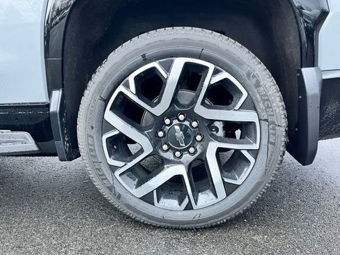 New 2025 Chevrolet Silverado EV RST image 12