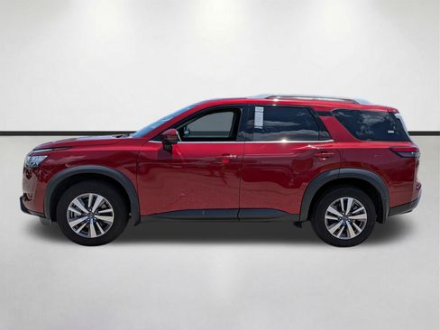 Used 2024 Nissan Pathfinder SL FWD image 7