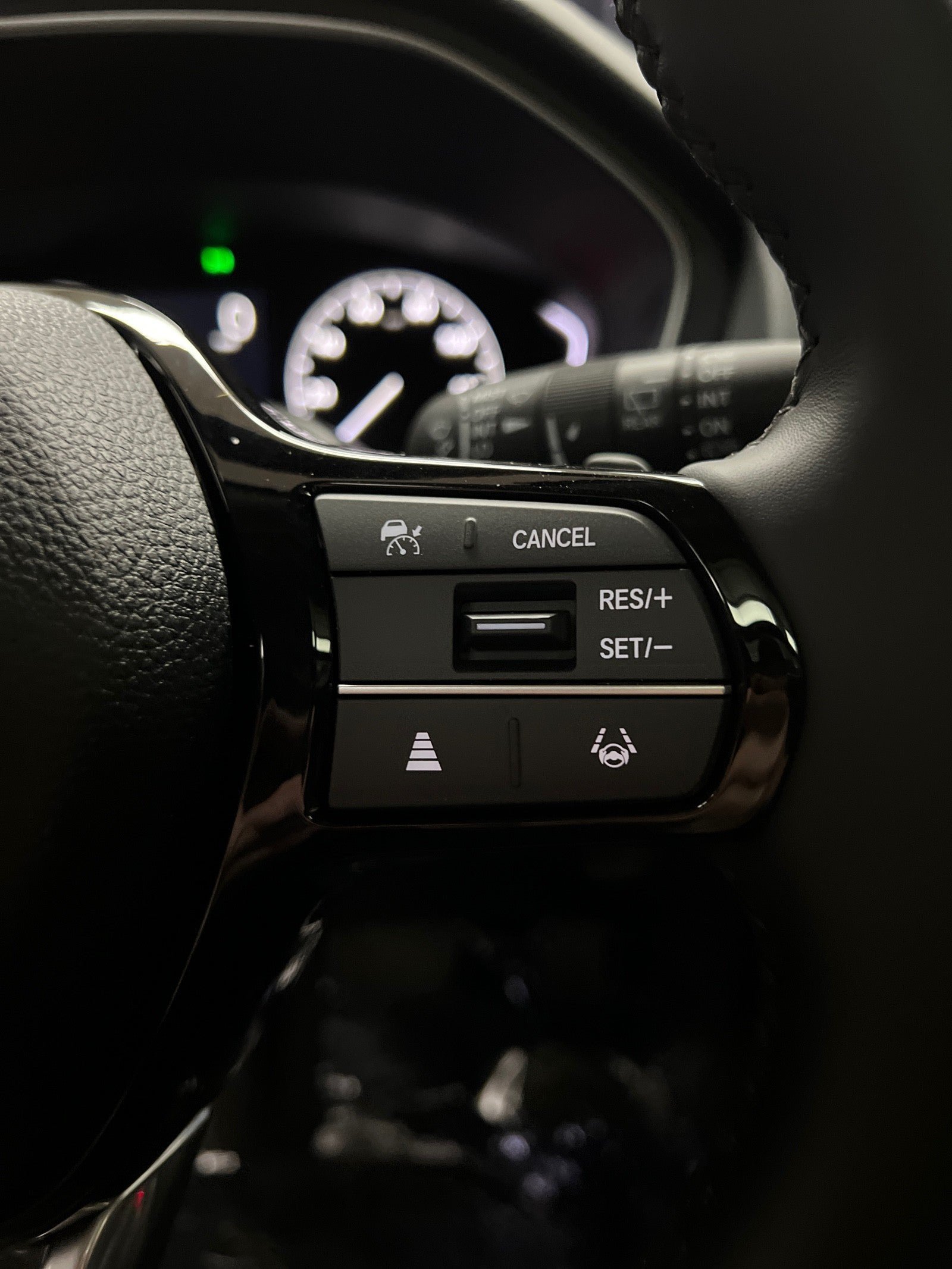 Used 2025 Honda Pilot Touring image 29