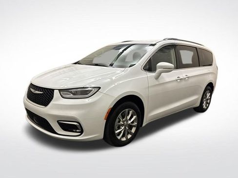 Used 2021 Chrysler Pacifica Touring-L w/ Uconnect Theater Family Group AWD/4WD image 1