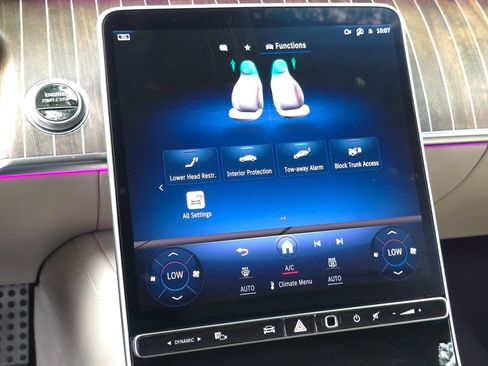 Used 2021 Mercedes-Benz S 580 4MATIC Sedan w/ AMG Line image 62