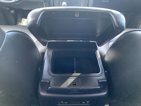 Used 2023 Nissan Armada SV image 39