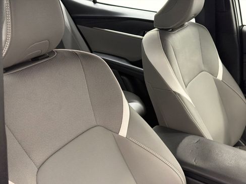 Used 2025 Toyota Camry SE w/ Convenience Package FWD image 9