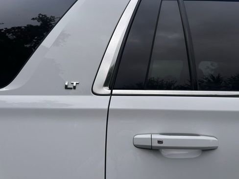 Used 2019 Chevrolet Tahoe LT w/ Luxury Package RWD image 13