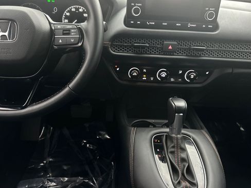 Certified 2025 Honda HR-V Sport image 25