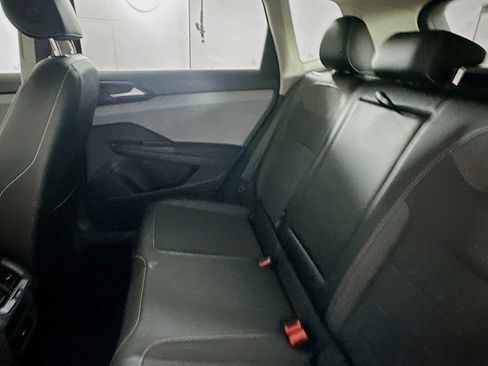 Used 2022 Volkswagen Taos SE w/ Panoramic Sunroof Package image 27