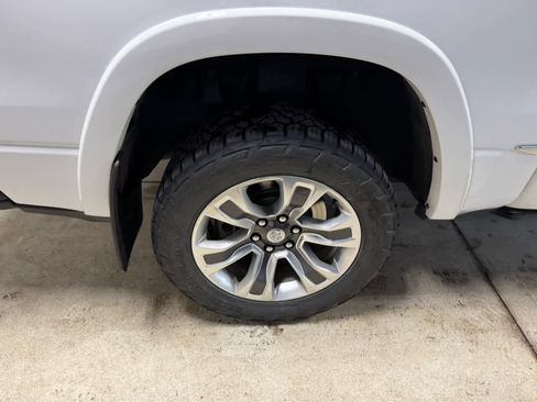 Certified 2022 RAM 1500 Limited w/ Body Color Bumper Group image 8