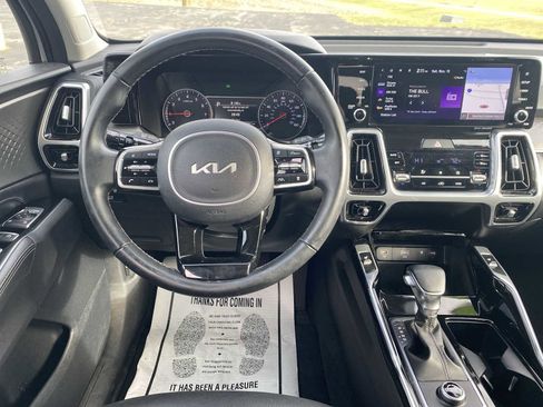 Used 2022 Kia Sorento SX image 10