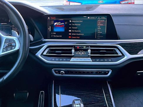 Used 2022 BMW X7 M50i image 6