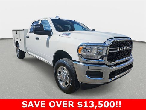 Used 2024 RAM 2500 Tradesman w/ Chrome Appearance Group image 3